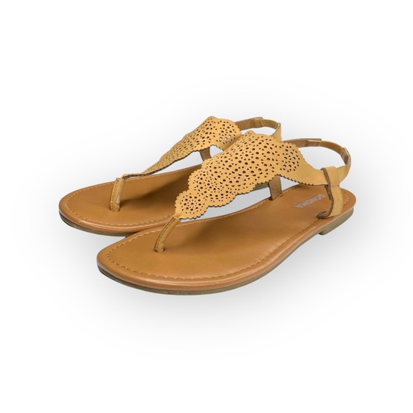 Sonoma ᪥ Laser Cut Vegan Leather Gladiator Thong Flat Sandals ᪥ Butter Yellow 6M - Picture 7 of 16